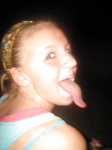16P Sexy long tongues
