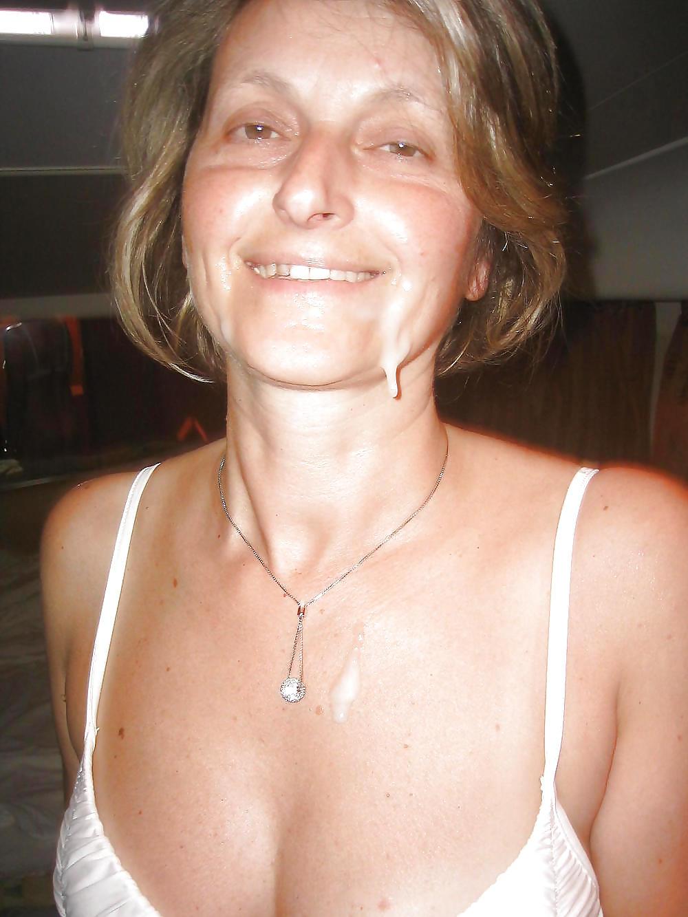 25P THE MANY FACES OF MOM CUM