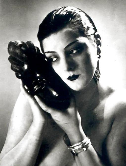 25P Alice Prin (Kiki) and Man Ray in the 1920s