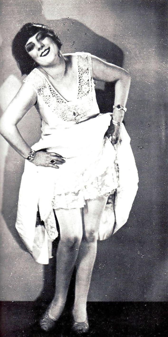 25P Alice Prin (Kiki) and Man Ray in the 1920s