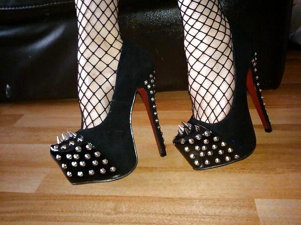 25P Bullbusting Heels, Juicy Arses and Domination