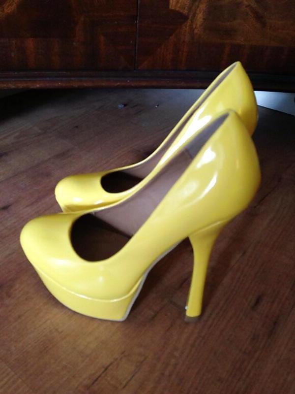 25P Bullbusting Heels, Juicy Arses and Domination