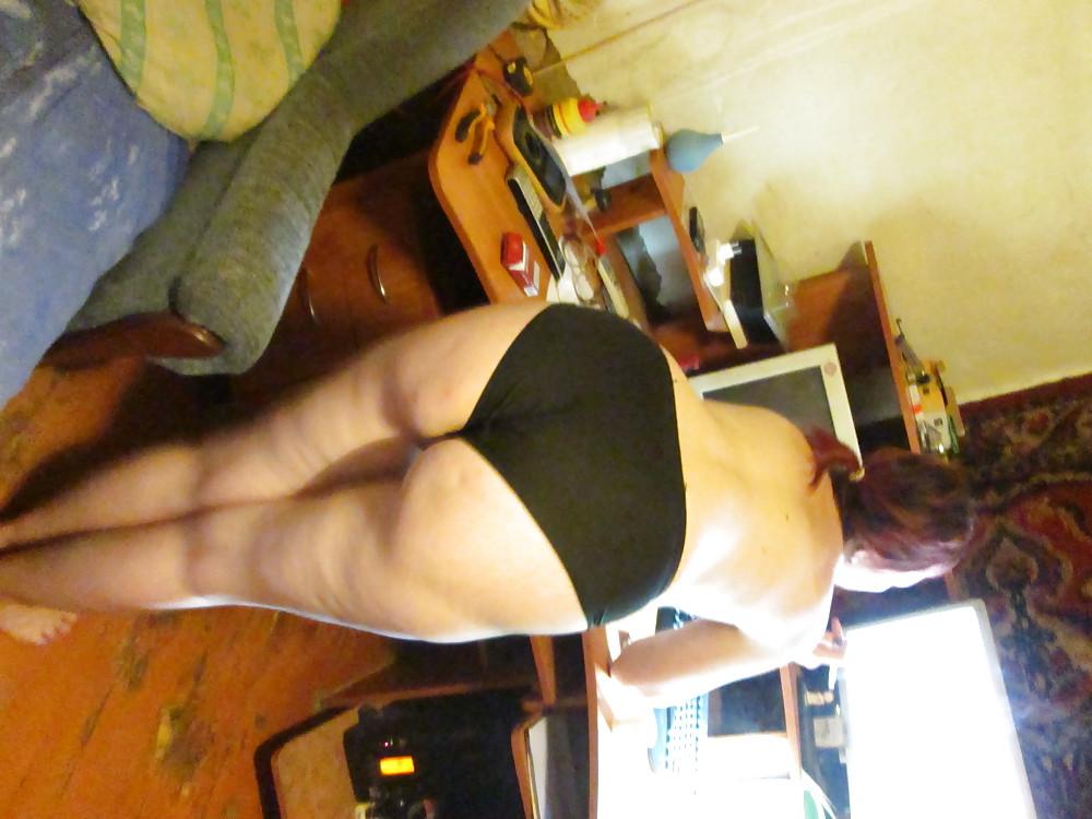 12P Lili look on the computer xHamster