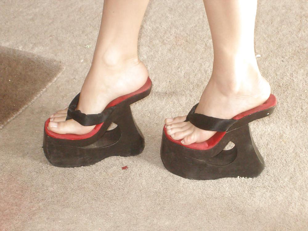 25P Flip flops and sandals Part 1