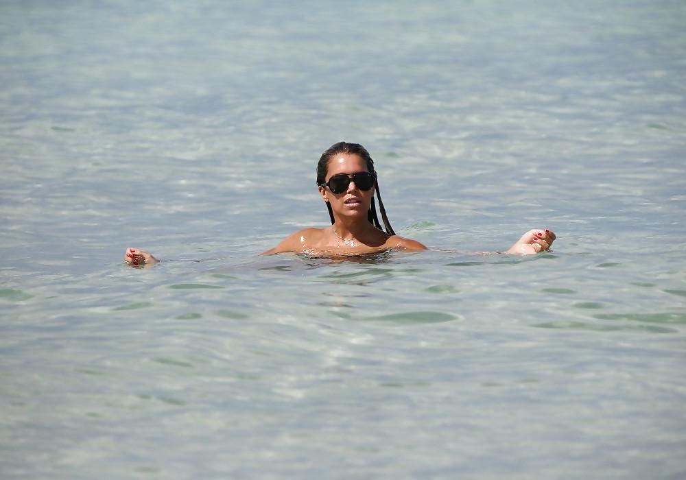 25P Sylvie van der Vaart - holiday in miami october 2013  pics2