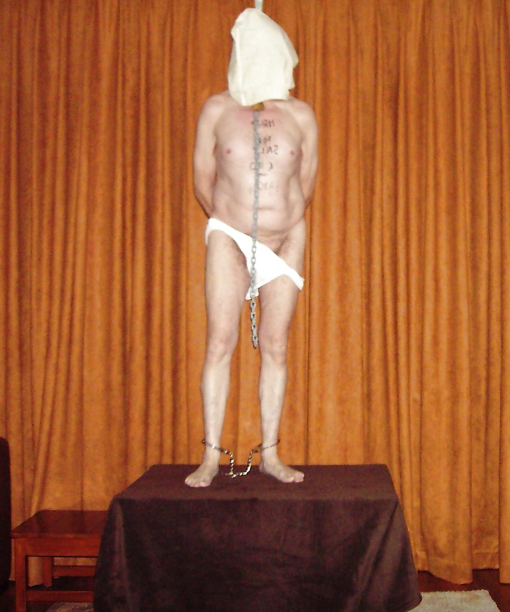 25P Naked male slave for rent. 