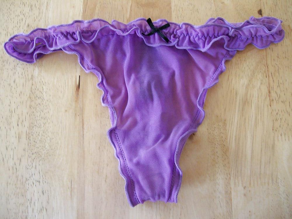 6P My sexy friend and her sexy size 8 dirty thong