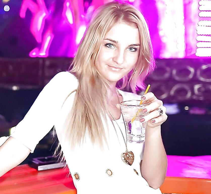 15P Sexy Blond Doll