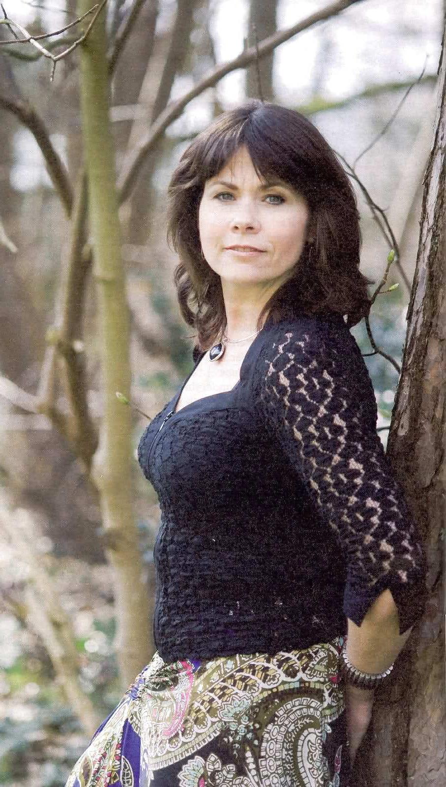 25P Dutch MILF news-reader Astrid kersseboom