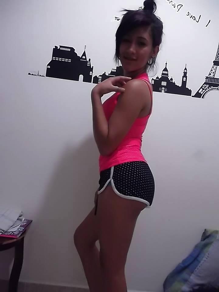 25P Latina ass is the best 3