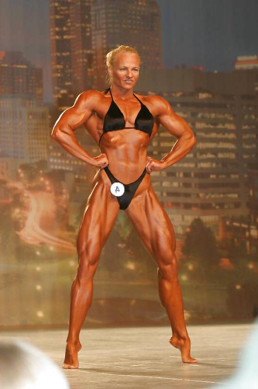 25P Hot Female Bodybuilders
