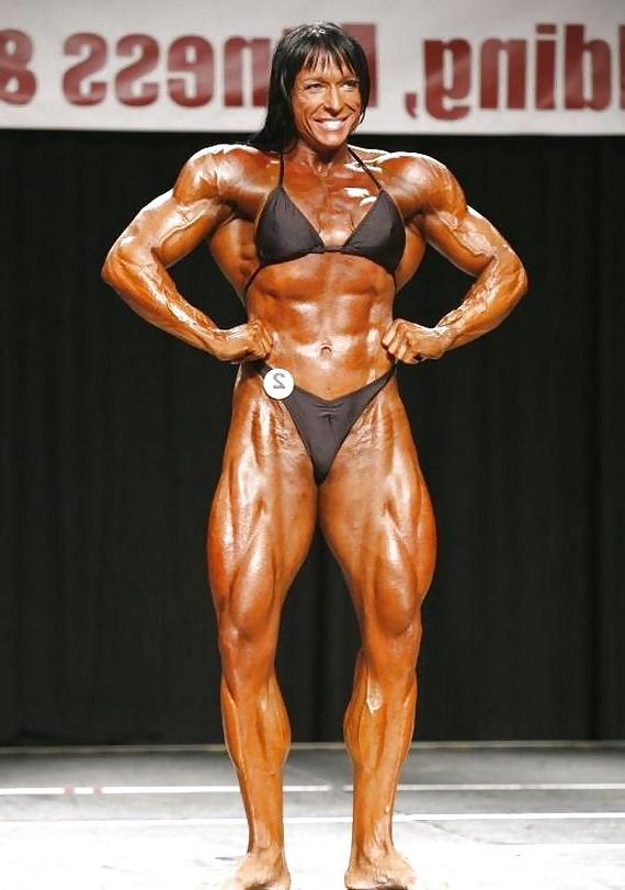 25P Hot Female Bodybuilders
