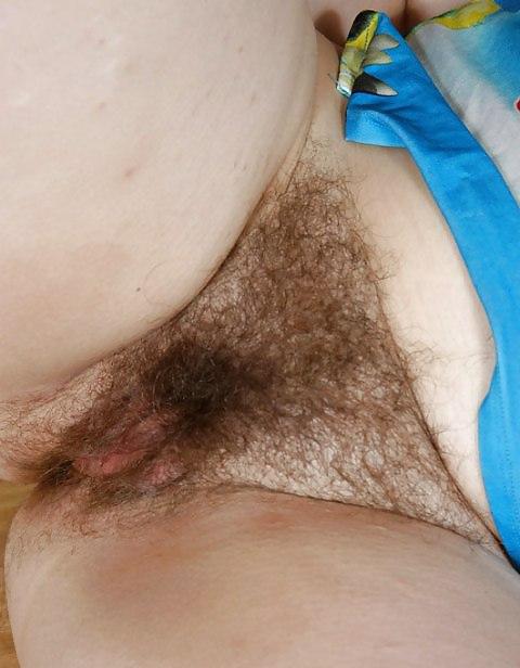 11P Hairy mature in the kitchen