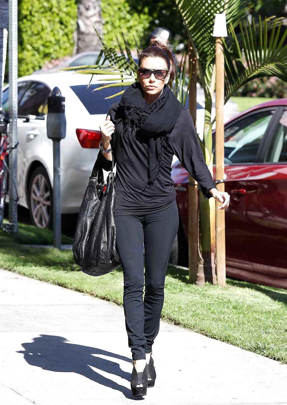 25P Celebrity Cameltoe's 3