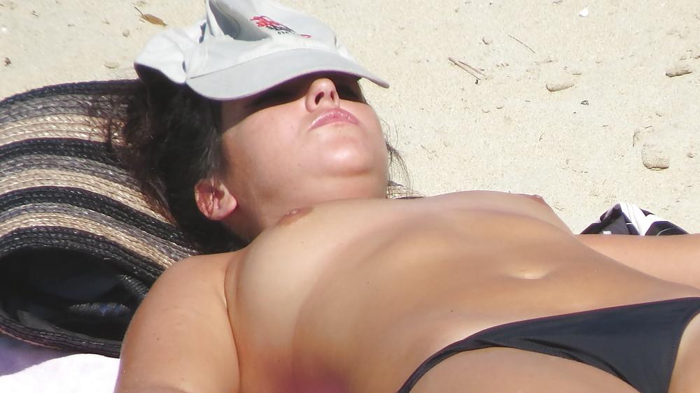 25P Holiday Voyeur 4