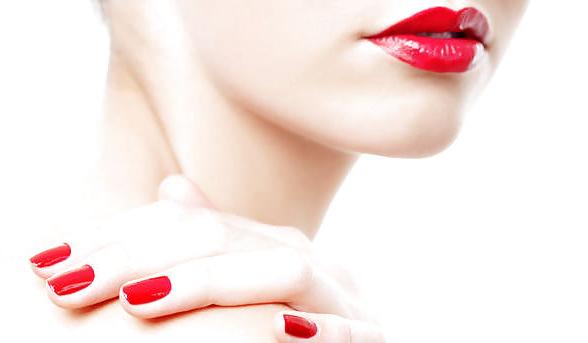 25P Red Lips, Red Nails
