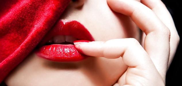 25P Red Lips, Red Nails