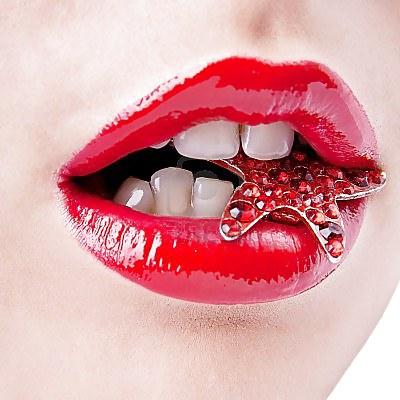 25P Red Lips, Red Nails