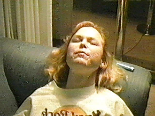 5P Blonde getting facialed at home