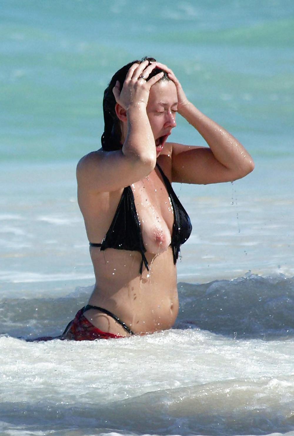 25P The Best 5 - downblouse, down blouse, nipple slip, nip slip