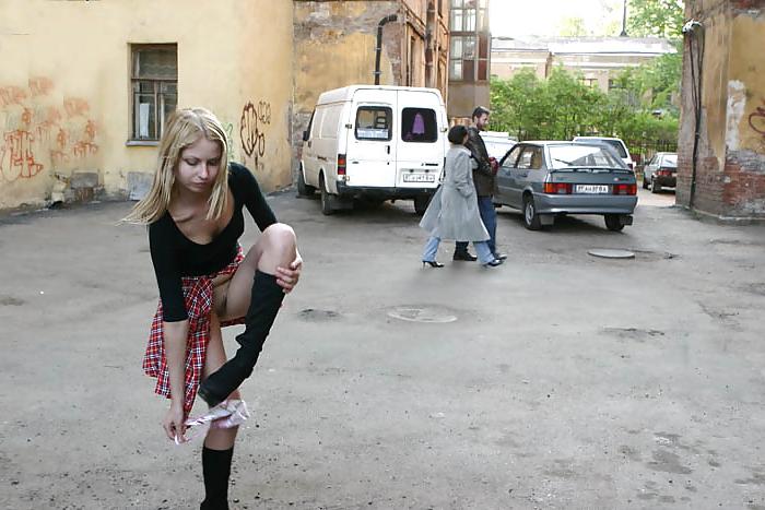 25P The hottest Public Flashing Babes
