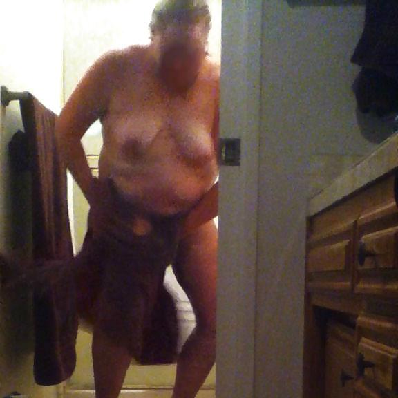 15P wife hidden cam captured stills