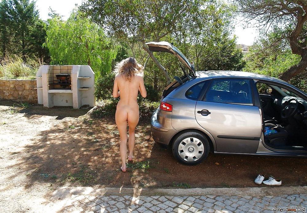 25P My hot wife nude at home
