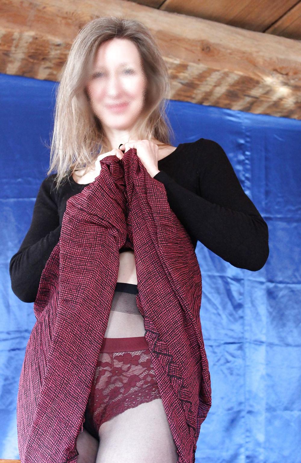 12P Annabel - stripping at home