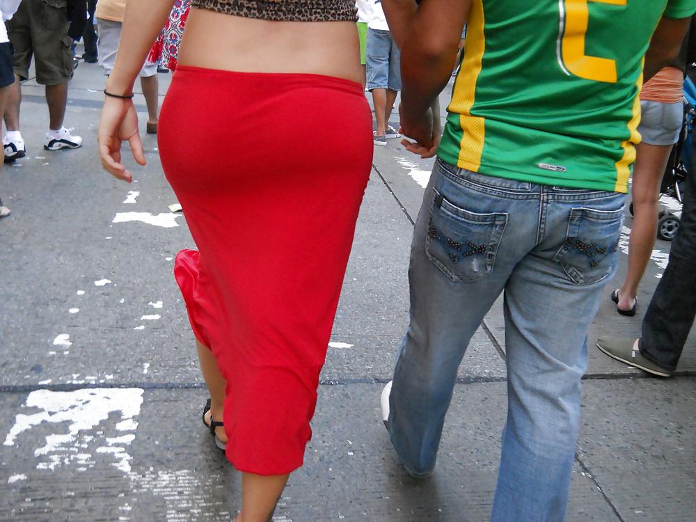 7P Candid non porn babe in a tight long red skirt
