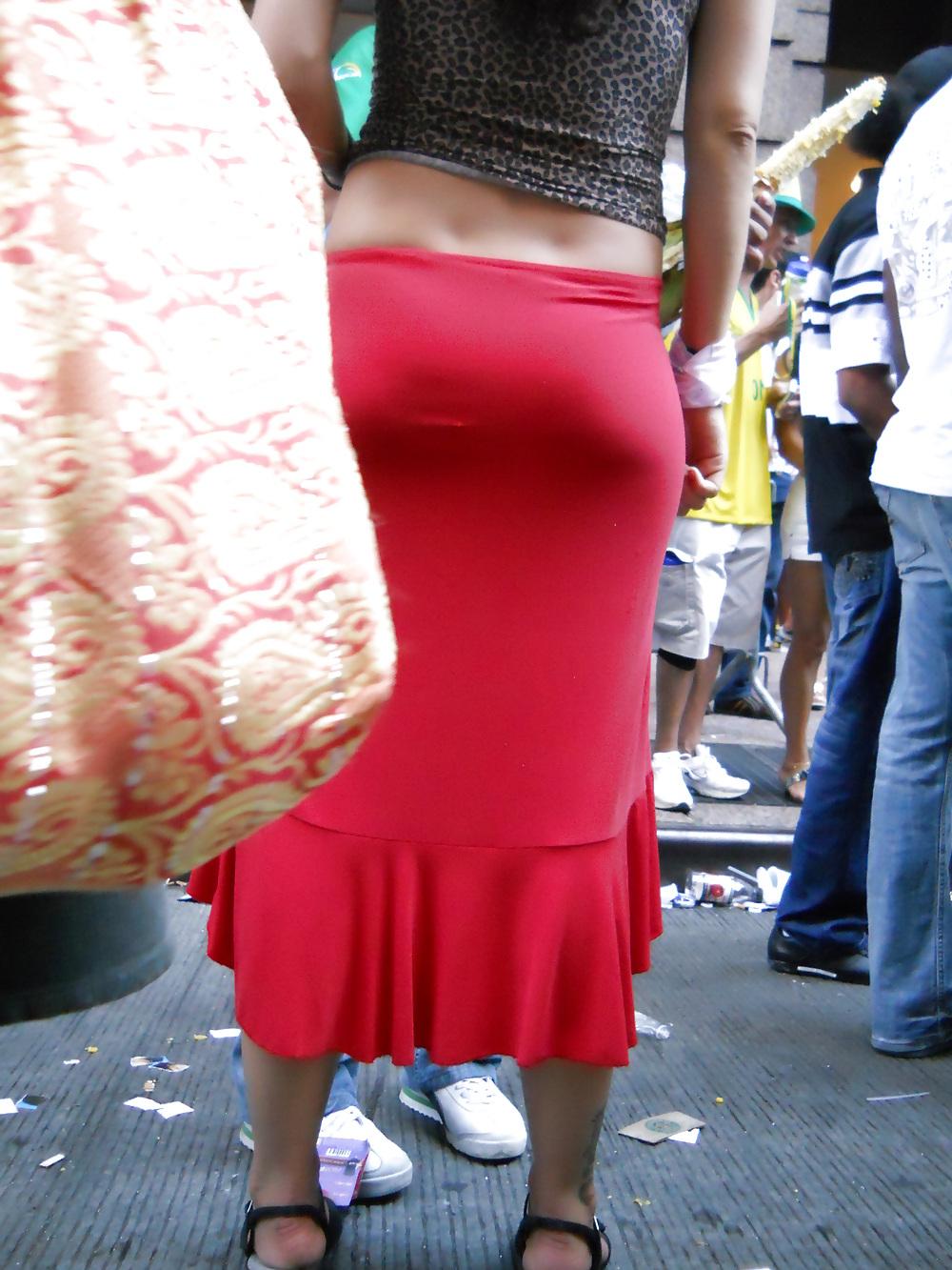 7P Candid non porn babe in a tight long red skirt