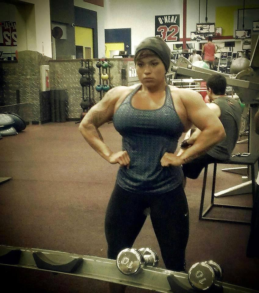 25P Female bodybuilders