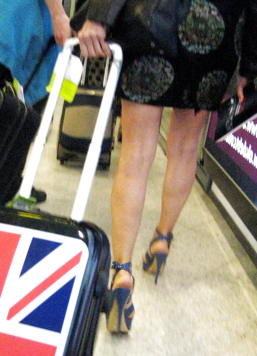 18P Sexy hi-heels and legs