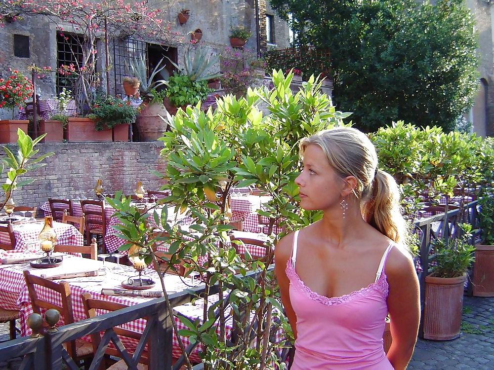 25P A Beautiful Girl in a Holiday.  Part. 1