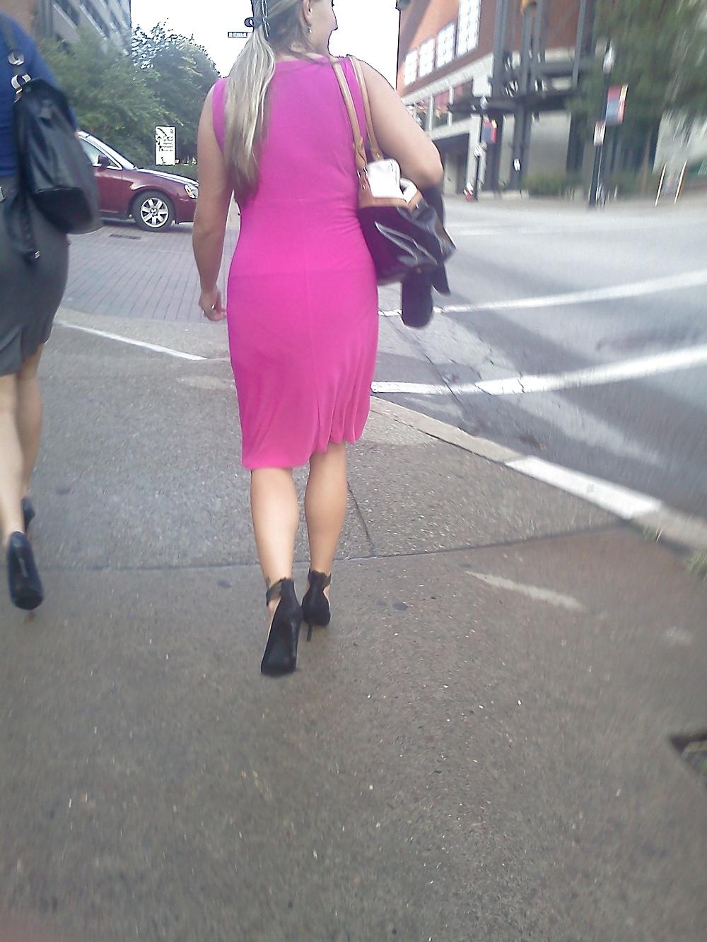 19P Love comments candid phone pics