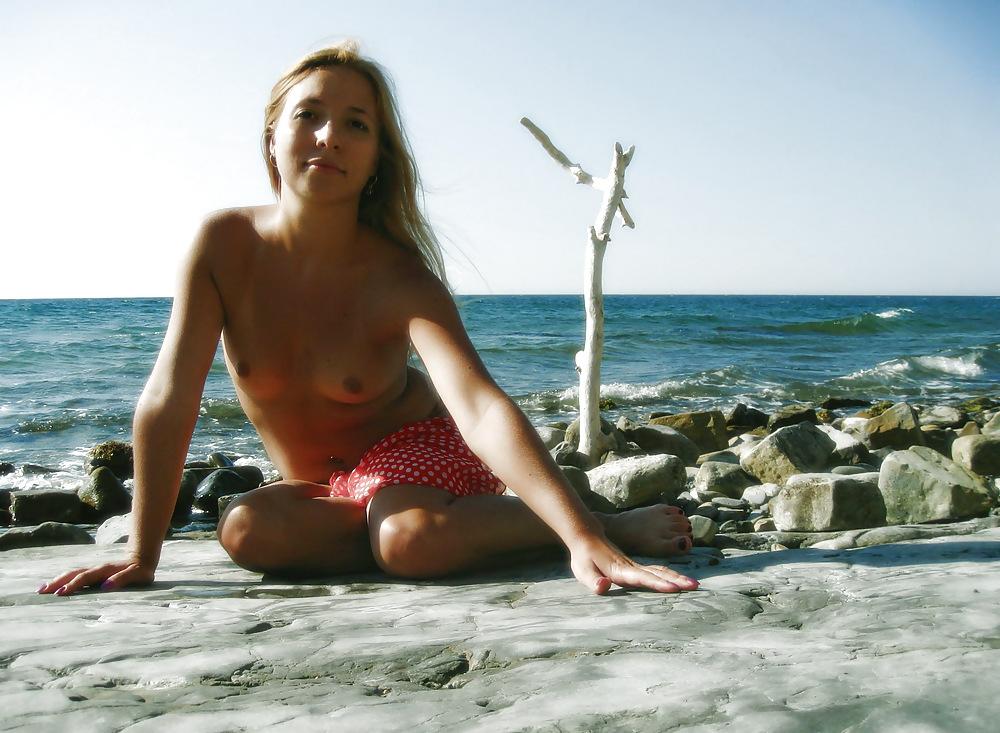 25P Hot blonde girl at the beach