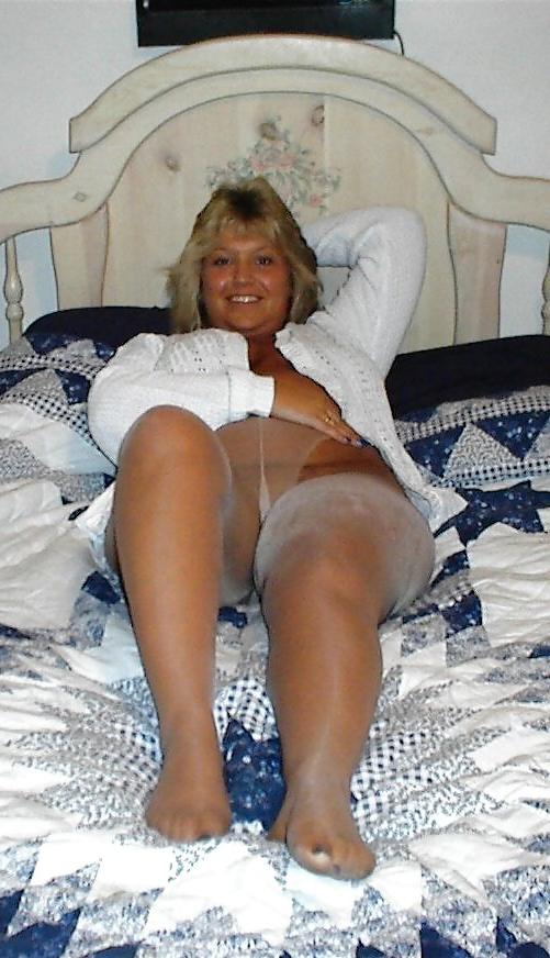 20P Amateur Pantyhose 1