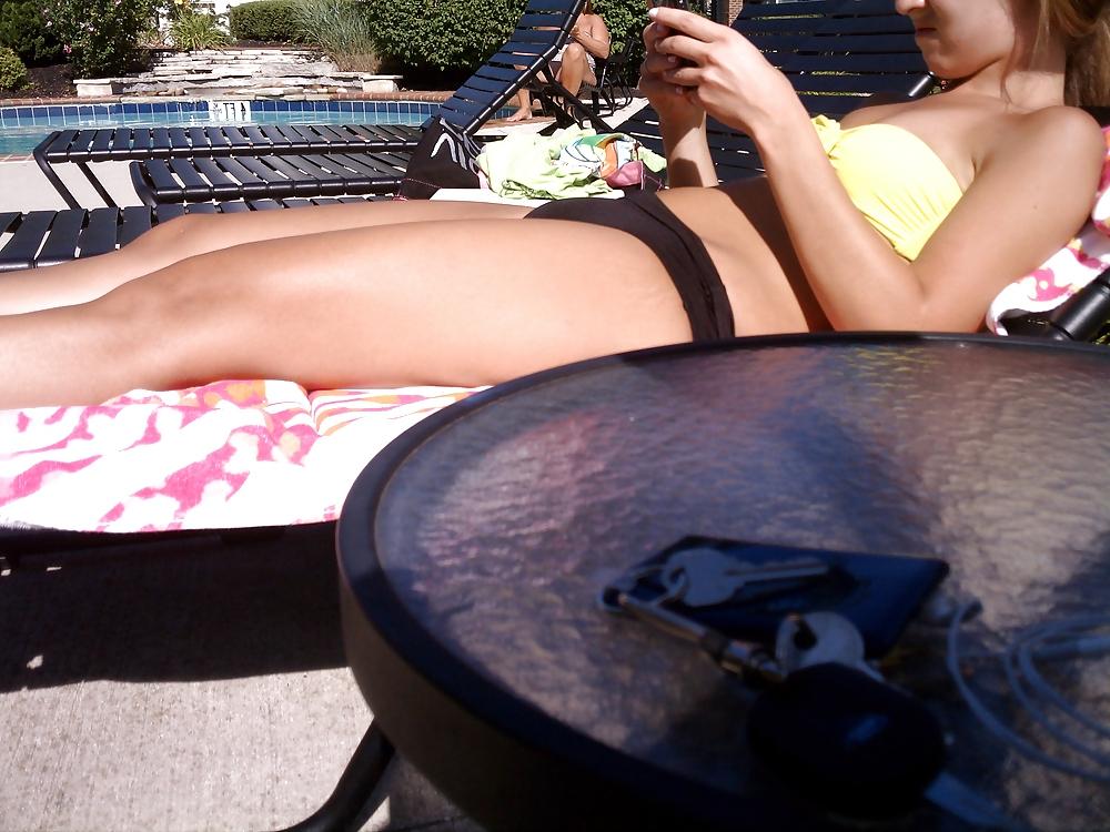 23P Wife's friend in bikinis