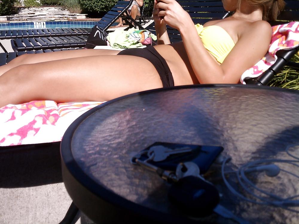 23P Wife's friend in bikinis