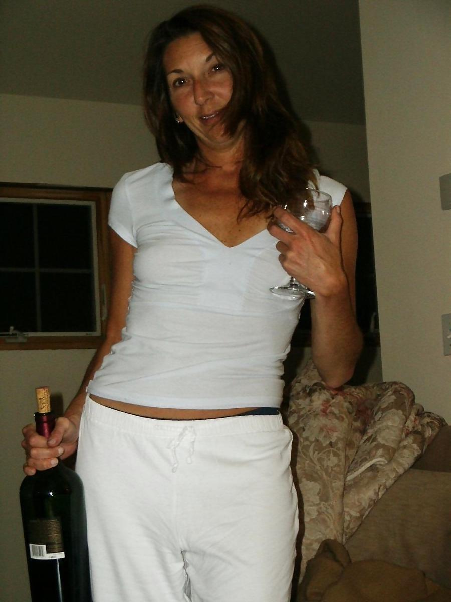 25P Mature Holiday Pics - Part One