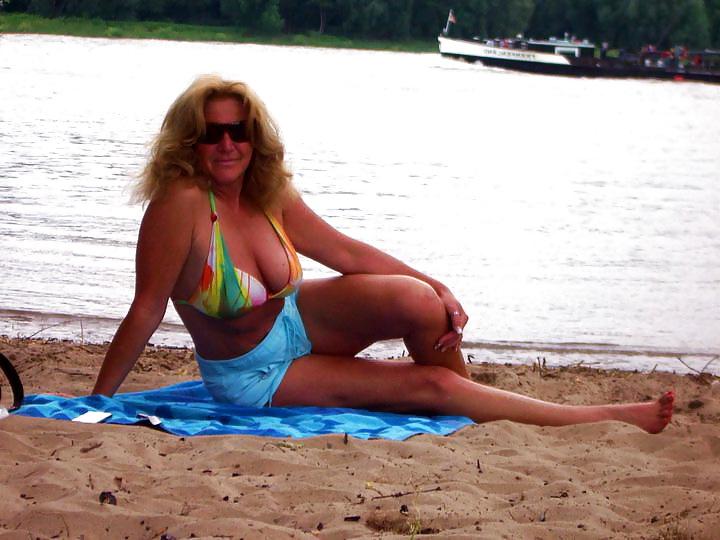14P Facebook Milfs and Girls