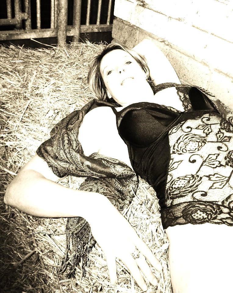 14P Facebook Milfs and Girls