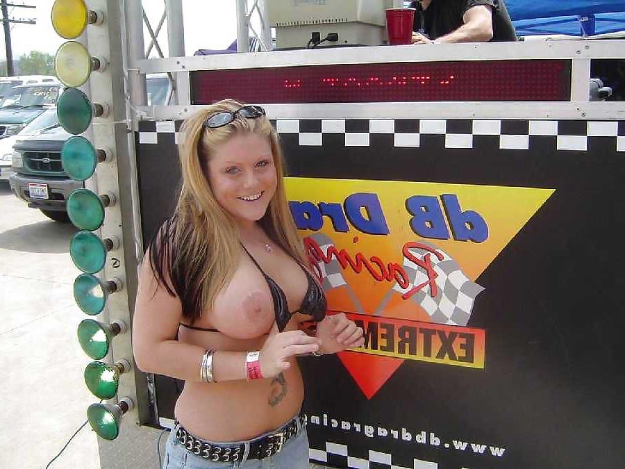 25P For The Love Of Flashing In Public