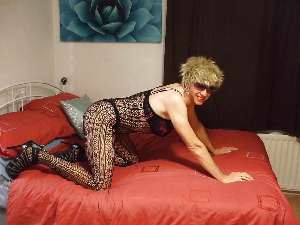 25P Sissy Bodystocking ....