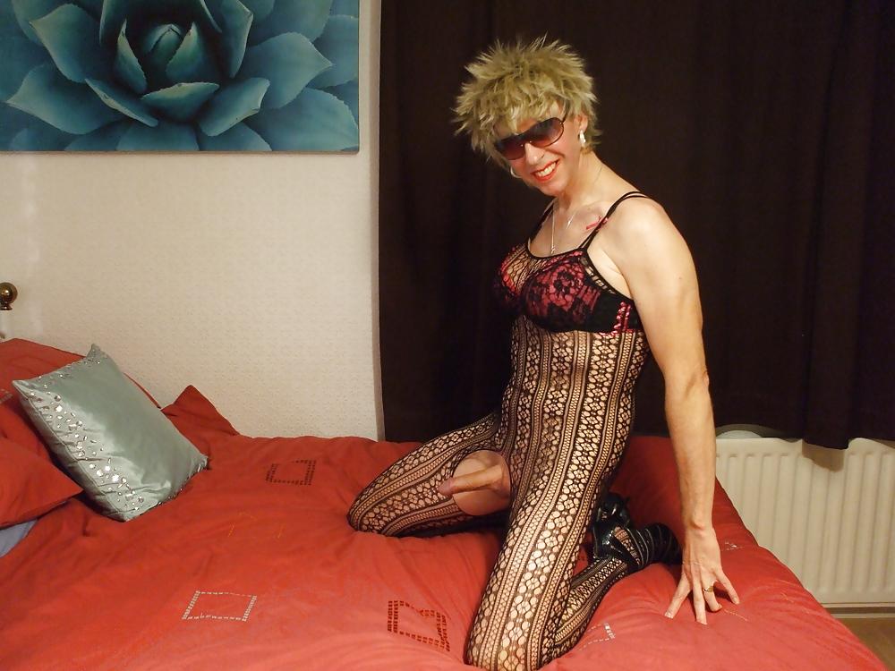 25P Sissy Bodystocking ....