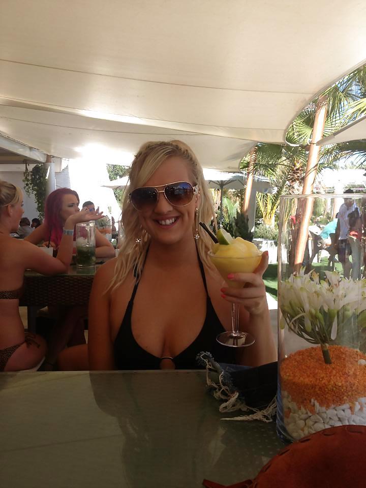 25P Facebook slut holiday in Ibiza