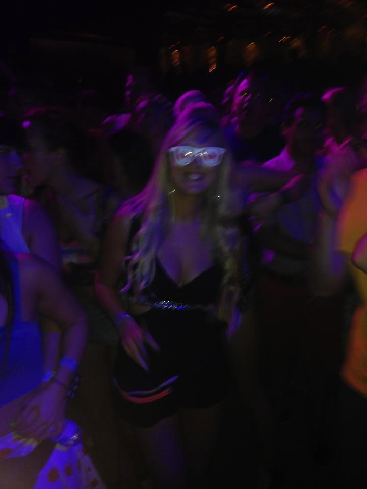 25P Facebook slut holiday in Ibiza
