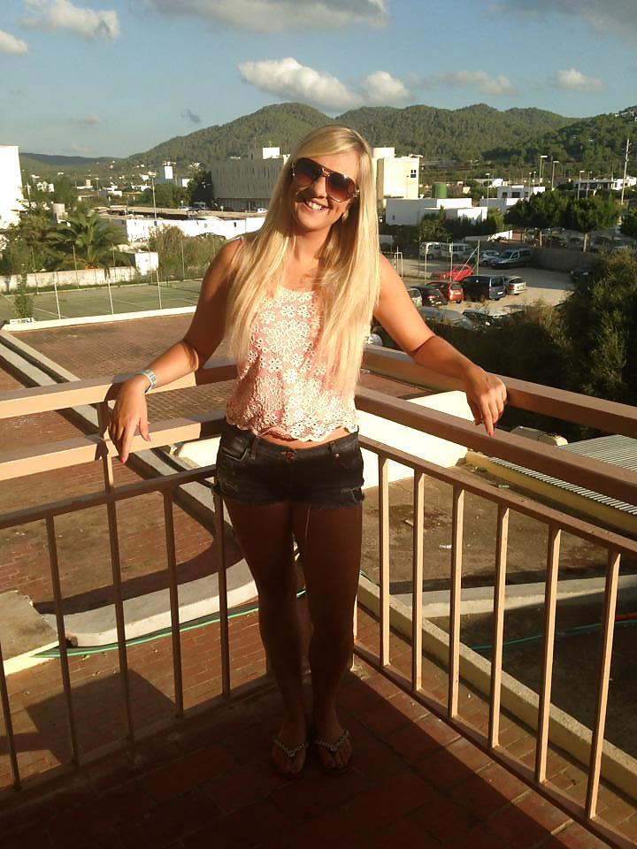 25P Facebook slut holiday in Ibiza