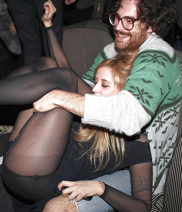 16P Celeb upsirkt pantyhose