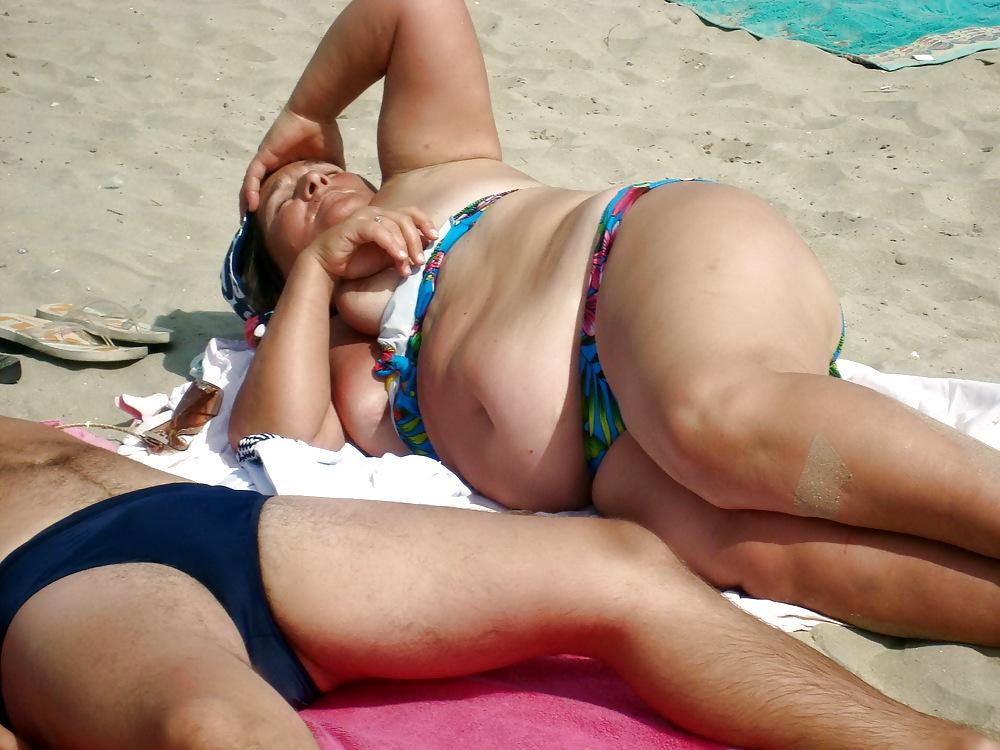 25P Busty granny on the beach! Mixed!