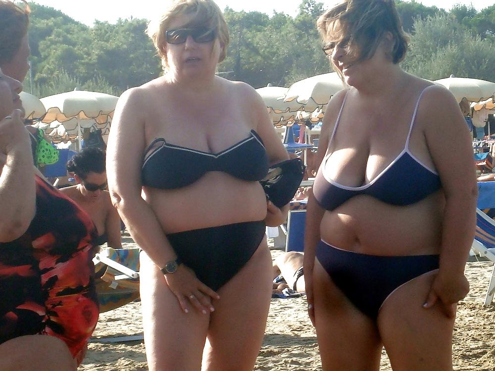 25P Busty granny on the beach! Mixed!